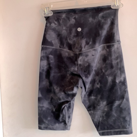 Lululemon Align SHR Short 10” Size 4EUC - Picture 2 of 3